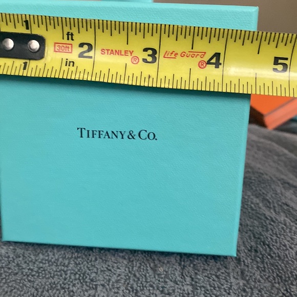 Authentic Tiffany box with the blue tissue - Picture 2 of 3